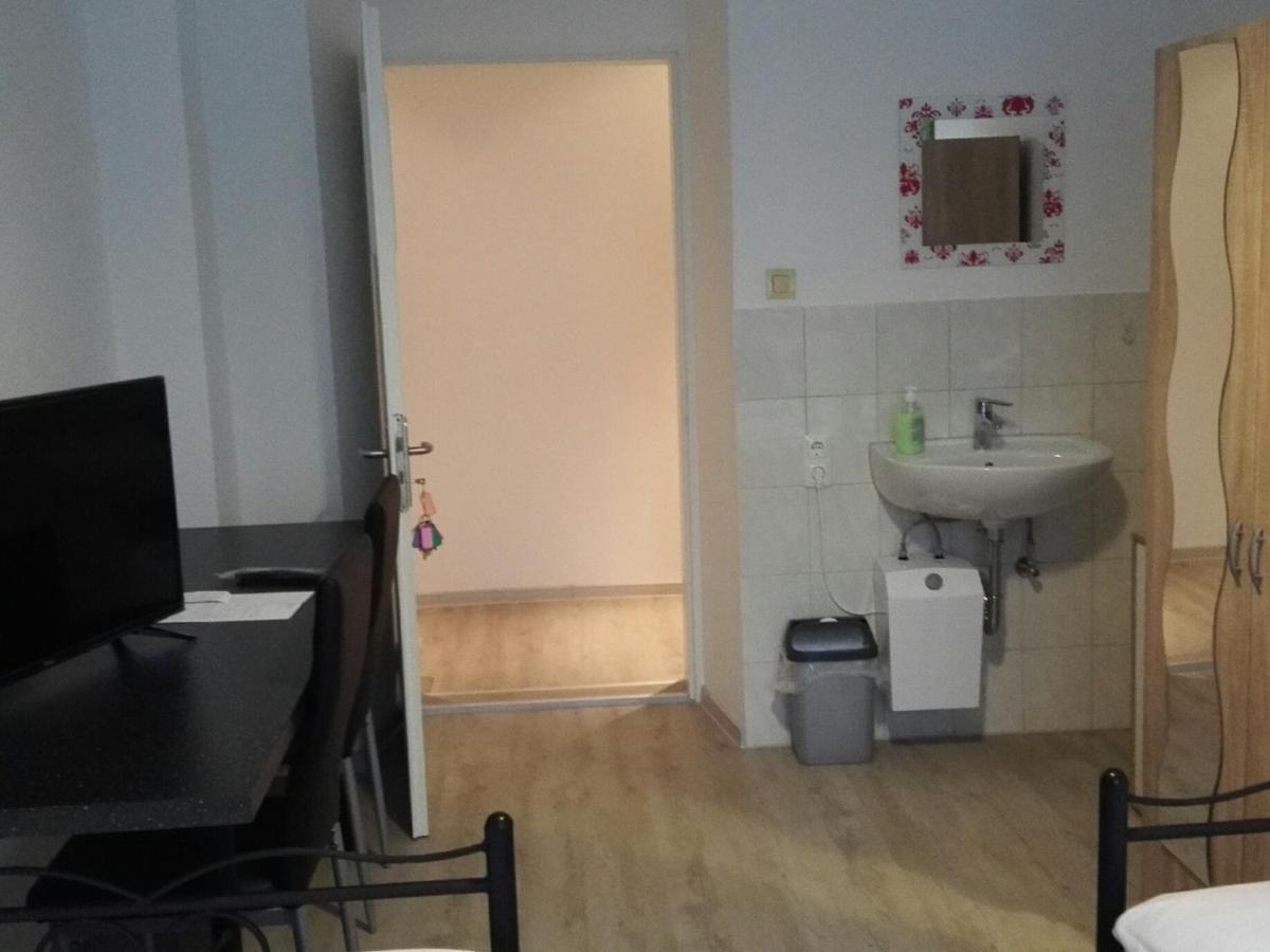 สุลตาเนียส เมลานช์ทอน Hotel Nuremberg ภายนอก รูปภาพ